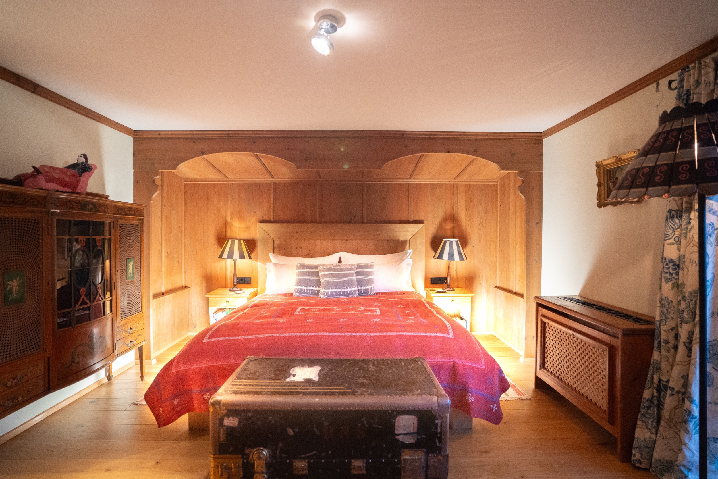 schlafzimmer kingsize ferienhaus ochalet hinterthal