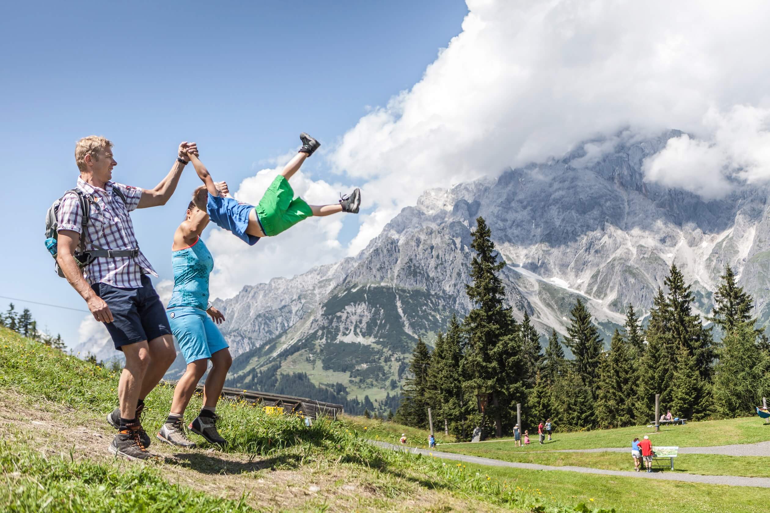 wanderung mit der familie ochalet